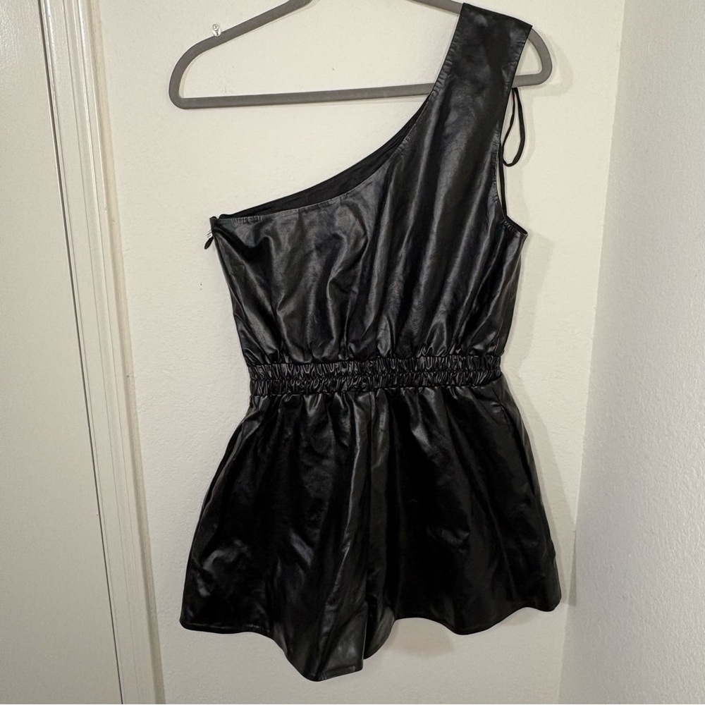 Lovers and Friends REVOLE Black Faux Leather Sleek One Shoulder Romper NWT - Picture 8 of 16